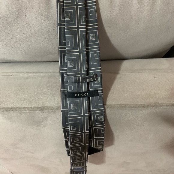Gucci tie - Picture 1 of 2
